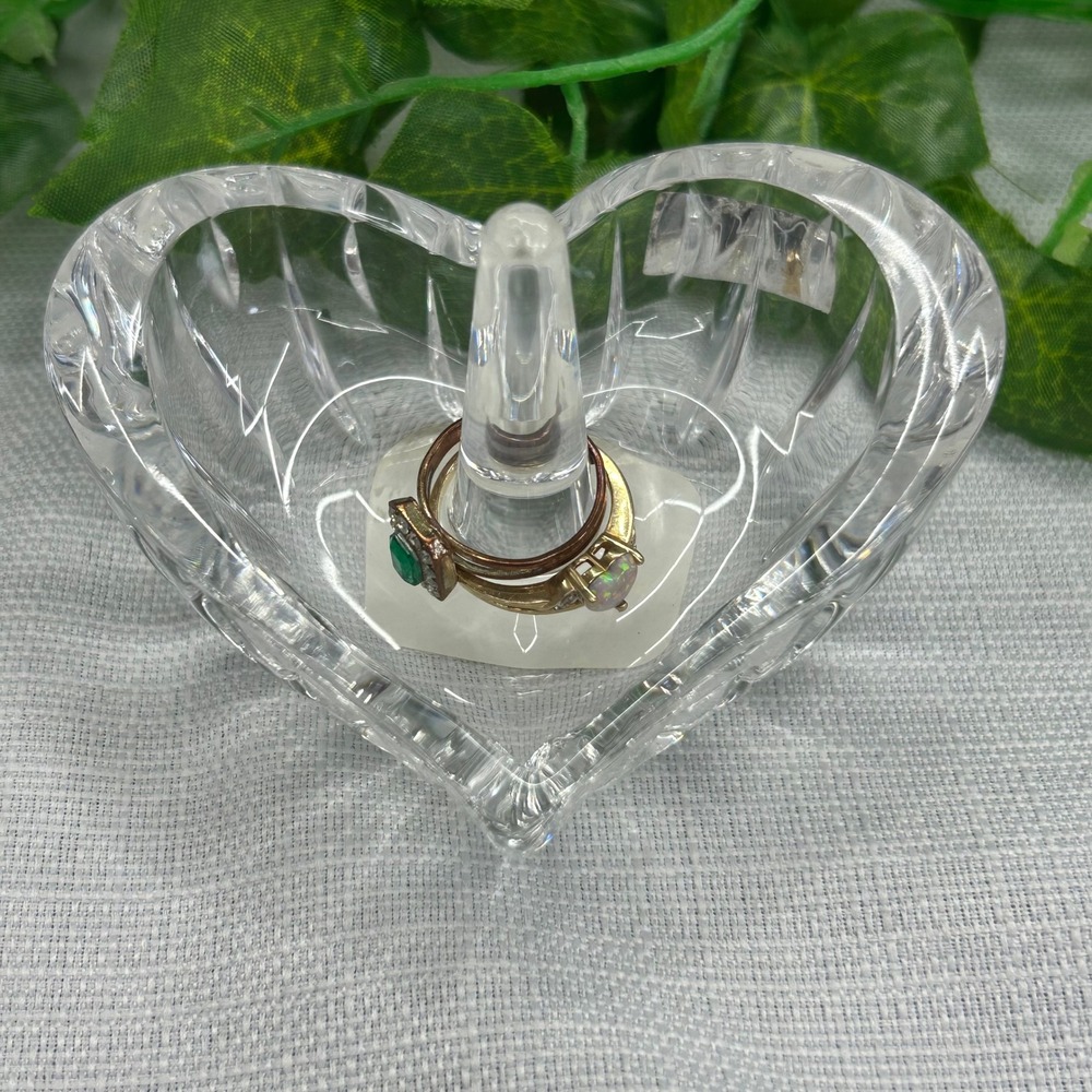 Marquis by Waterford Yours Truly Lead Crystal Heart Ring Holder Jewelry Dish